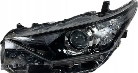 Toyota Auris E180 Headlight/headlamp 81170-02K30