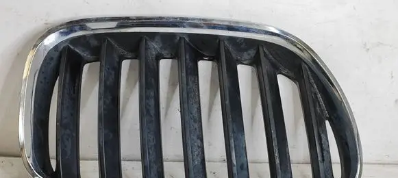 BMW X5 E53 Front bumper upper radiator grill 7124816