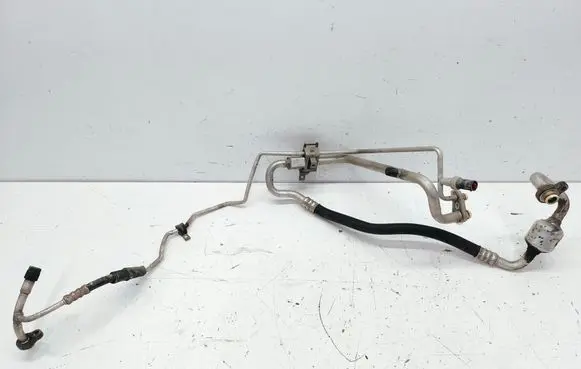 Ford Focus Air conditioning (A/C) pipe/hose R1234YF R134A