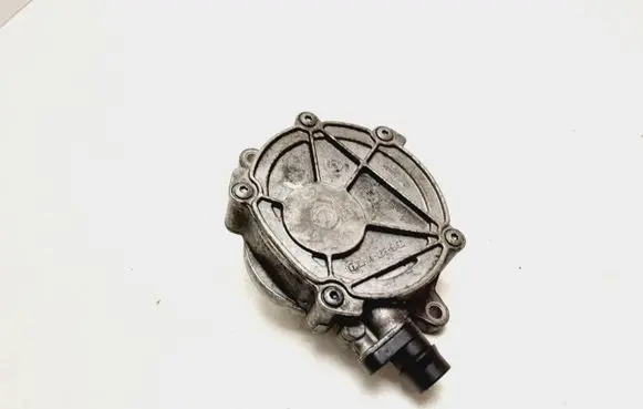 BMW 1 E82 E88 Vacuum pump 7547021