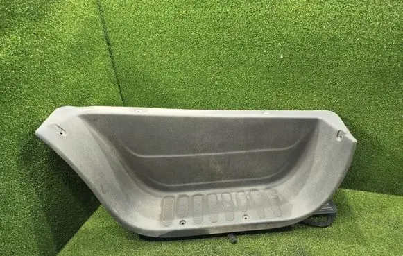 Front sill trim cover