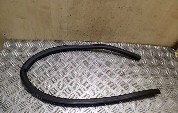 Skoda Yeti (5L) Engine compartment rubber 5L0823723