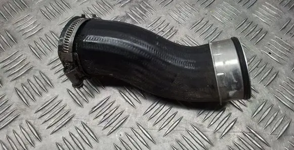 Audi Q7 4L Air intake hose/pipe