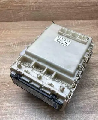 Toyota Prius (XW20) Fuse module 502110623 5C190762