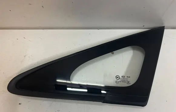 KIA Rio Front triangle window/glass 861701W000