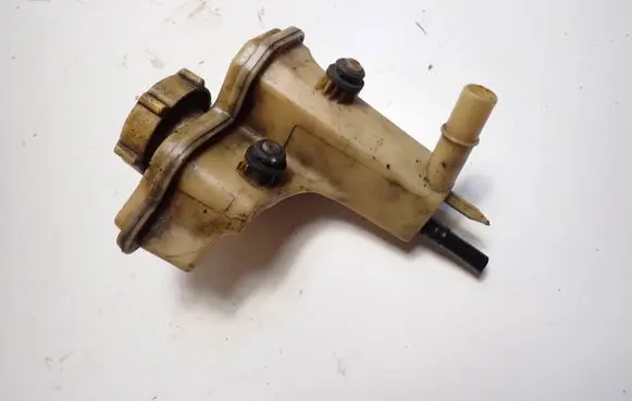 Ford Fusion Power steering fluid tank/reservoir 2S6C3531BC