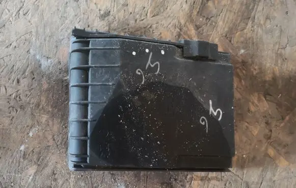 Volkswagen Golf VI Fuse box cover 1K0937132F