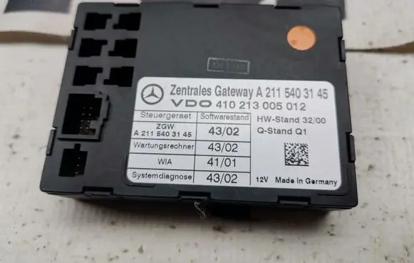 Mercedes-Benz E W211 Gateway control module A2115403145 2115403145