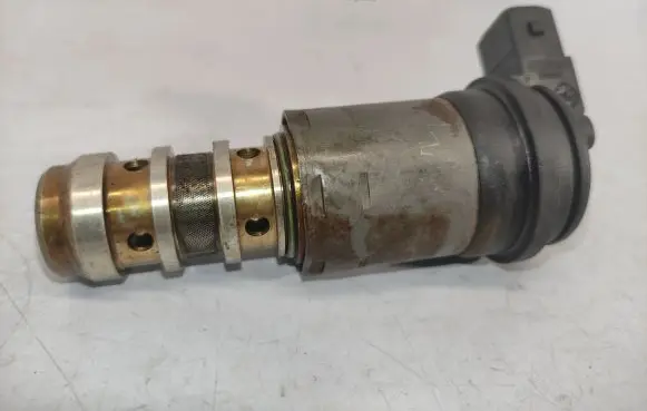 BMW X5 E53 Camshaft vanos timing valve 13150137