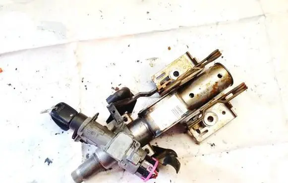 Skoda Octavia Mk1 (1U) Steering wheel axle 8l1419501at