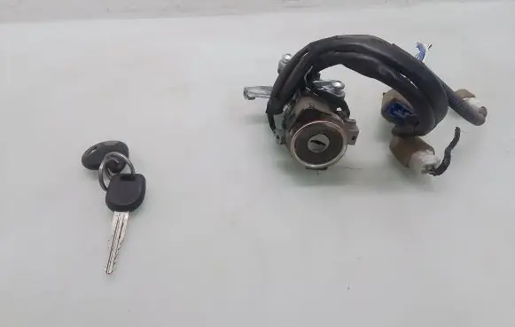 Mitsubishi Pajero Sport I Ignition lock 337891 0110863