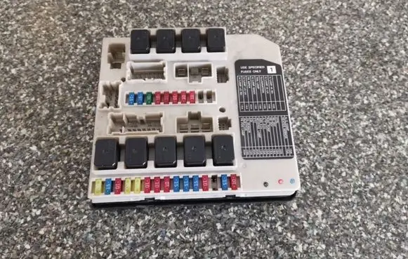 Nissan Pathfinder R51 Fuse module 284B7EB310