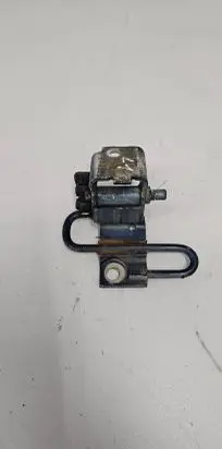 Volkswagen PASSAT B5.5 Front door lower hinge 4b0831412b