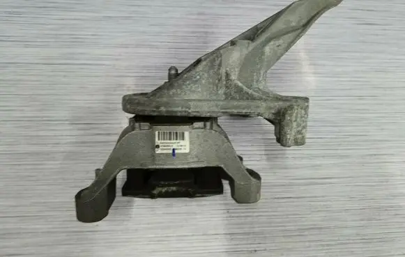 Mini Cooper Countryman R60 Gearbox mount 6784355 6872019
