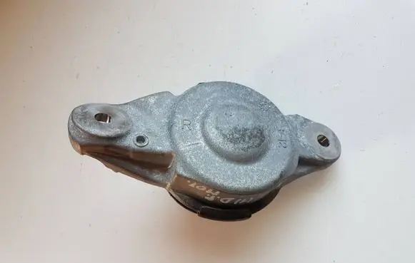 Subaru Crosstrek III Engine mount bracket RF0276