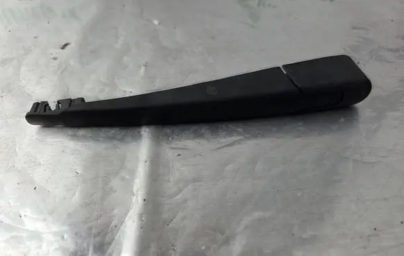 Peugeot 3008 II Rear wiper blade arm 9811749680