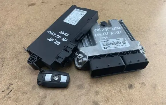 BMW X1 E84 Engine ECU kit and lock set 8580307 13618580307 13618574351