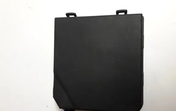 Renault Kadjar Fuse box cover CAV1
