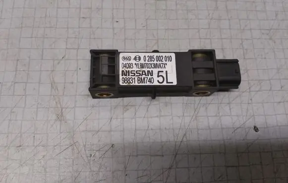 Nissan Almera N16 Airbag deployment crash/impact sensor 0285002010 98831BM740