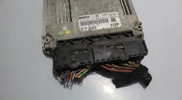 Opel Vectra C Engine control unit/module ECU 0281011915
