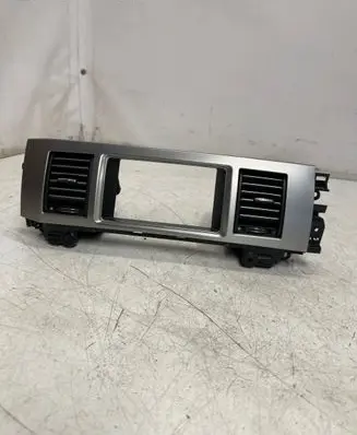 Jaguar XF X250 Dash center air vent grill CX2319K617BA 06620