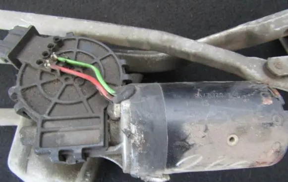 Peugeot 206 Wiper motor 964872 0390241359