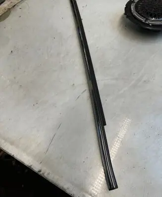 Citroen C3 Rear door windshield rail 321