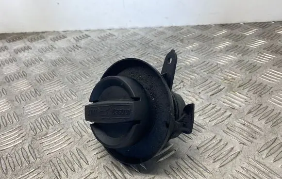 BMW 5 F10 F11 Oil filler cap 15265812