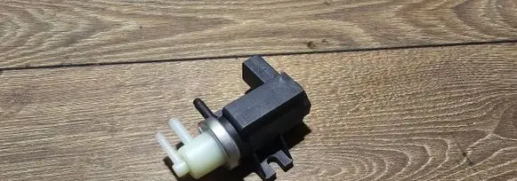 Volkswagen PASSAT B5.5 Turbo solenoid valve 1k0906627b