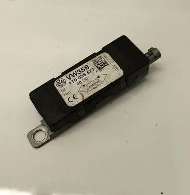 Volkswagen Touran I Antenna control unit 1T0035577