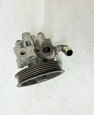 Toyota Corolla Verso E121 Power steering pump