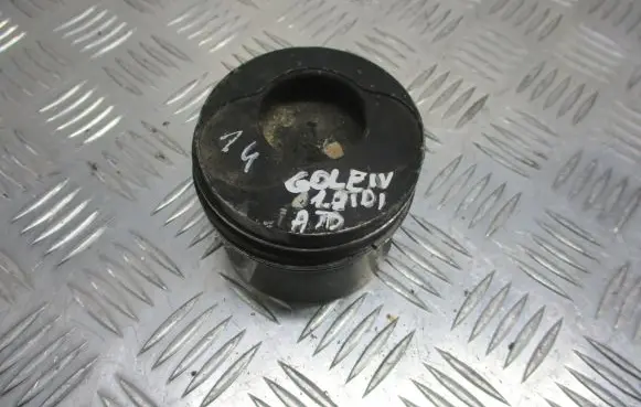Volkswagen Golf IV Piston 