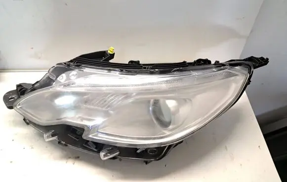 Peugeot 2008 I Headlight/headlamp 9677809980