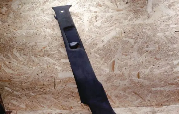 Mercedes-Benz S W220 (B) pillar trim (bottom) 2206900125