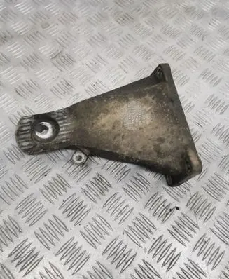 BMW 5 E60 E61 Engine mounting bracket 6761150 73681310 46000D