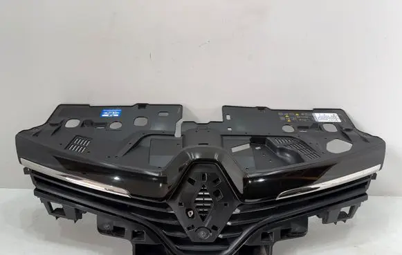 Renault Clio IV Front grill 