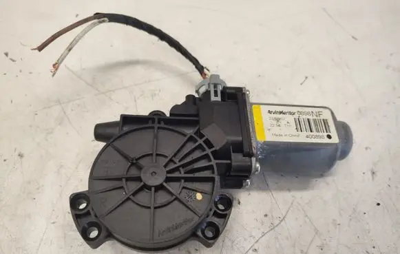 Hyundai Sonata Front door window regulator motor 400898
