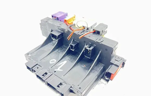 Mercedes-Benz S W220 Fuse module A0325458232