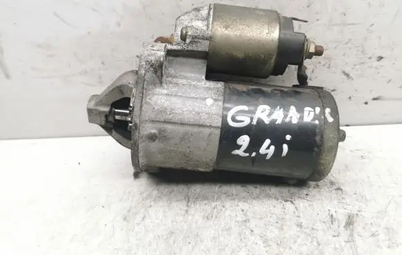 Mitsubishi Grandis Starter motor M000T20672