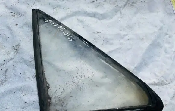 Volkswagen Golf II Front door vent window glass four-door 