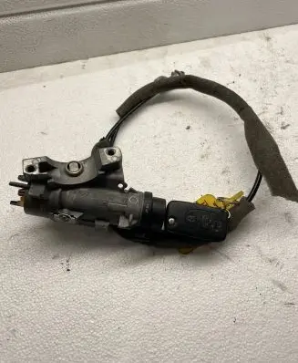 Audi A4 S4 B6 8E 8H Ignition lock 4B0905851
