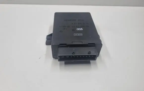 Mercedes-Benz E W211 Air suspension control unit module (rear) A2115450432 2115450432