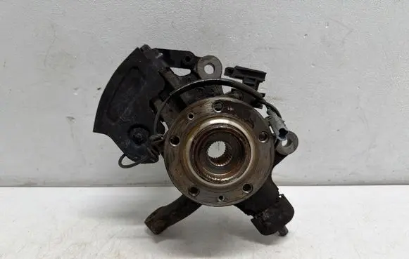 Opel Vivaro Front wheel hub spindle knuckle 