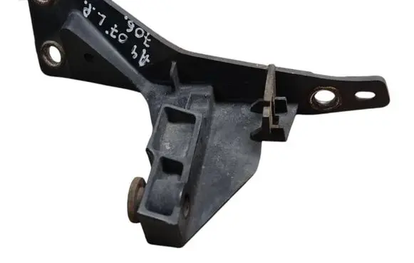 Audi A4 S4 B7 8E 8H Front bumper mounting bracket 8E0805363