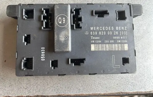 Mercedes-Benz Vito Viano W639 Door control unit/module 6398200026 00006177
