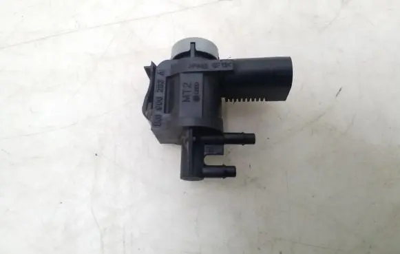 Volkswagen PASSAT B6 Turbo solenoid valve 1K0906283A