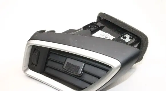 Nissan Qashqai Dashboard air vent grill cover trim 687614EA0A