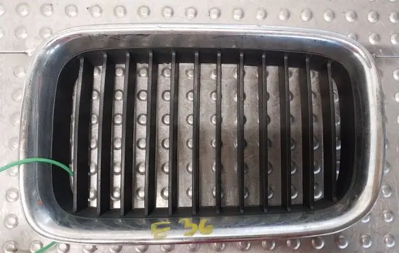 BMW Z3 E36 Front grill 8122237