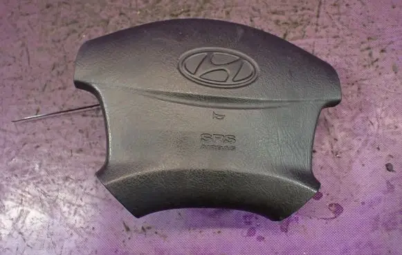 Hyundai Trajet Steering wheel airbag