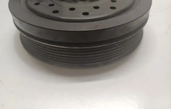 Opel Mokka Crankshaft pulley 55569985